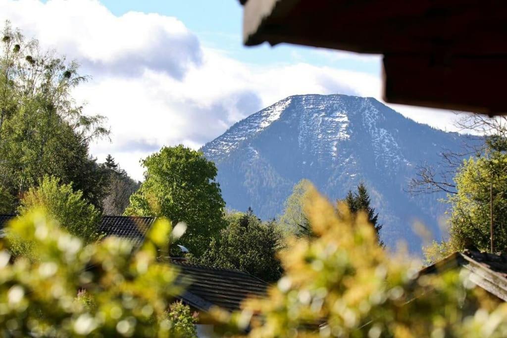 Wohnung Direkt Am Tegernsee Mit Xl-Terrasse Гмунд-ам-Тегернзе Экстерьер фото